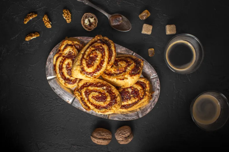 Saftige Zimtschnecken: Ein unwiderstehliches Rezept für Naschkatzen